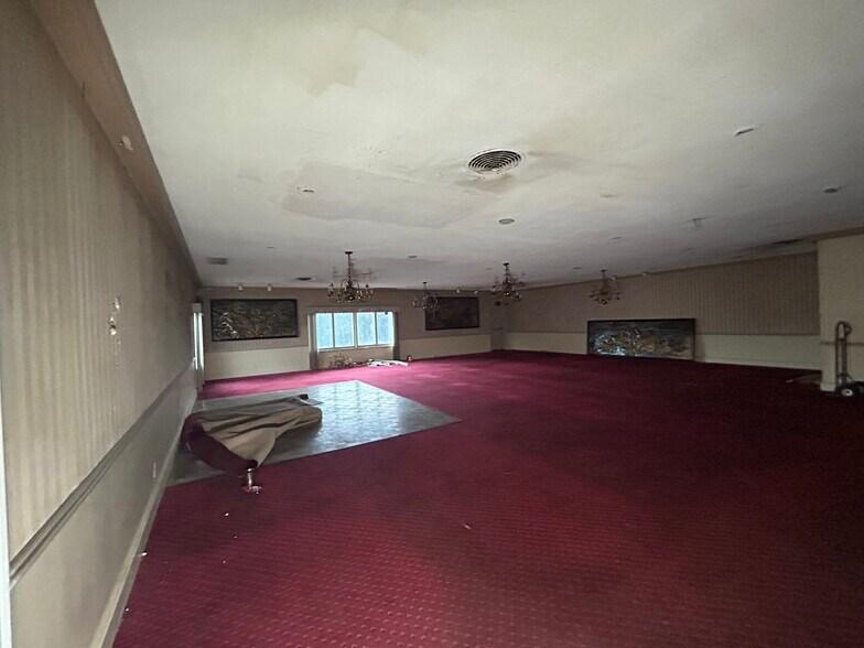 More Photos Of 602 Ridge Rd, Webster Restaurant For Sale