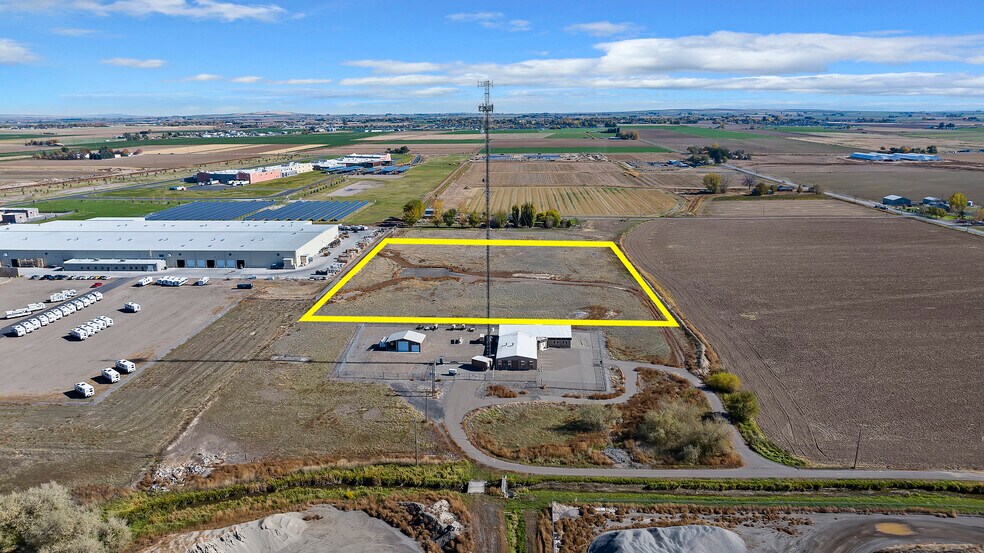 More Photos Of 3750 3250 E, Kimberly Land For Lease