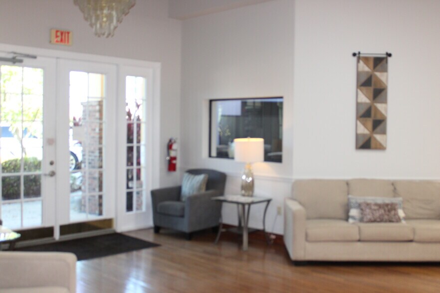 More Photos Of 4175 Woodlands Pky, Palm Harbor Coworking Space