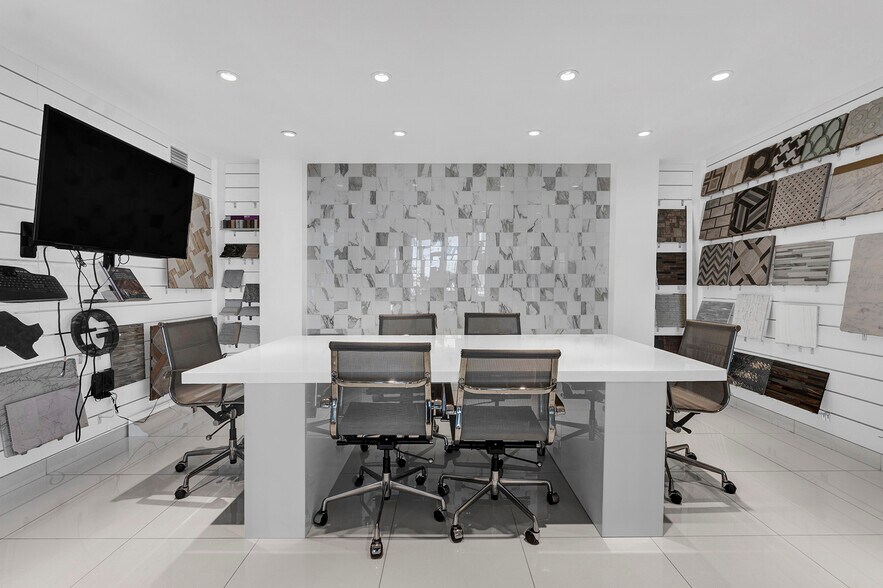 More Photos Of 821 N 21st Ave, Hollywood General Retail For Lease