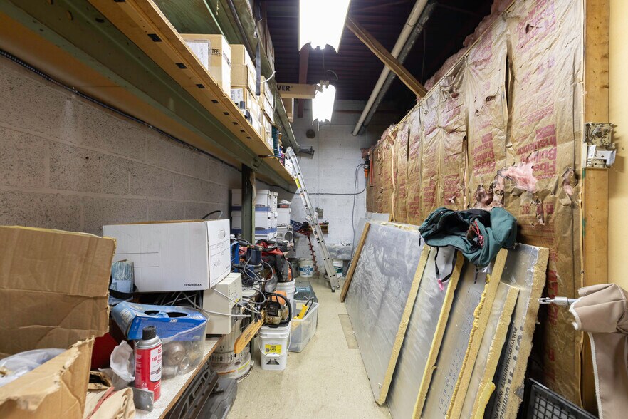 More Photos Of 1628 Erie Blvd E, Syracuse Flex For Sale