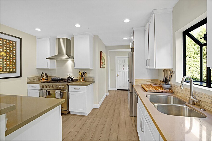 More Photos Of 7621 Norton Ave, West Hollywood Multifamily For Sale