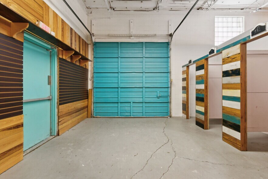 More Photos Of 30 Barber Rd, Macclenny Showroom For Sale