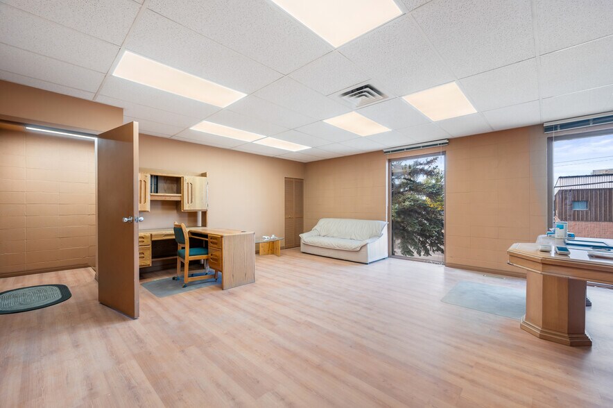 More Photos Of 4116 64 Av SE, Calgary Industrial For Sale