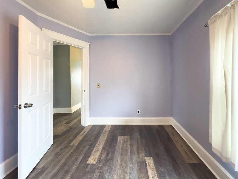 More Photos Of 1367 W Ridge Rd, Rochester Office For Sale