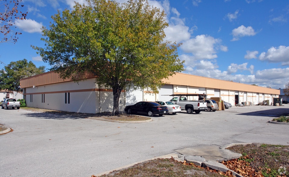 More Photos Of 3301 Bartlett Blvd, Orlando Light Manufacturing For Lease