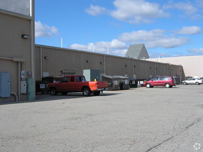 More Photos Of 7345-7393 N State Route 3, Westerville Storefront For Lease