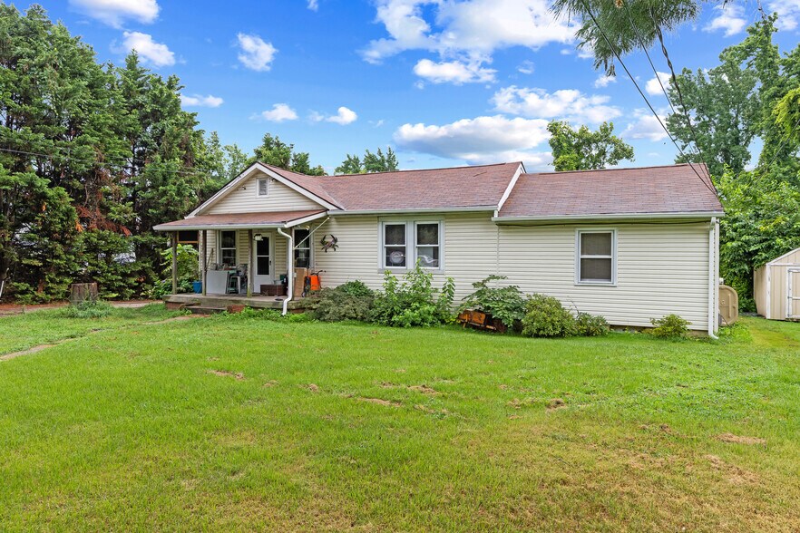 Primary Photo Of 8002 Fort Smallwood Rd, Baltimore Apartments For Sale