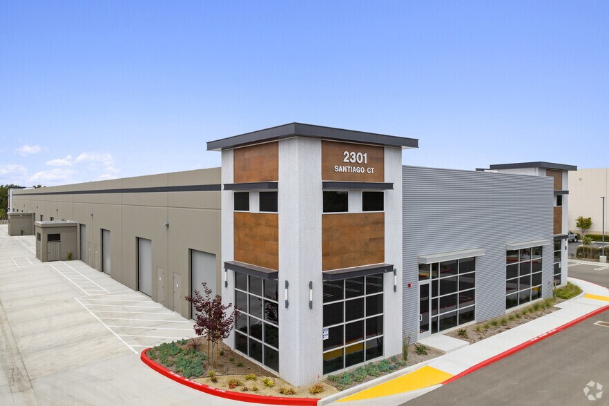 Primary Photo Of 2301 Santiago Ct, Oxnard Distribution For Sale