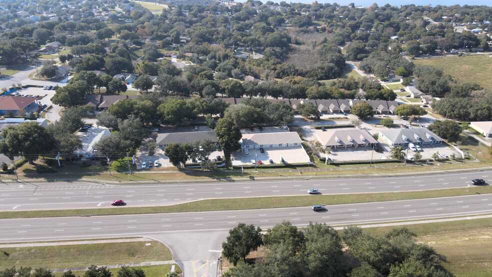 More Photos Of 301 Frontage Rd, Clermont Medical For Lease