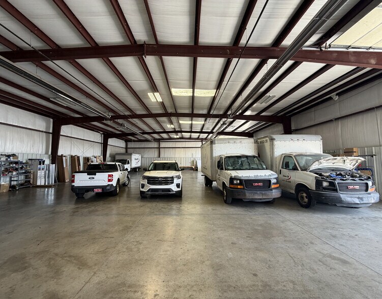 More Photos Of 1327 N 105th East Ave, Tulsa Warehouse For Lease