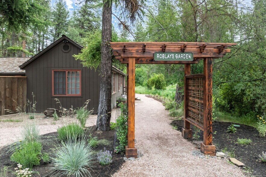 More Photos Of 13375 SW Forest Service Rd, Camp Sherman Hotel For Sale