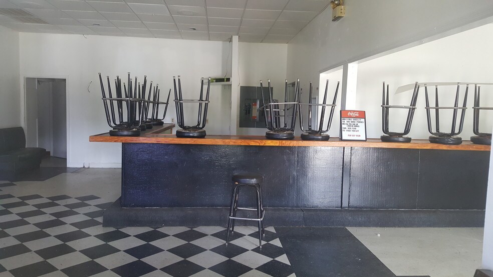 More Photos Of 3941-3965 Victory Dr, Columbus Storefront Retail Office For Lease