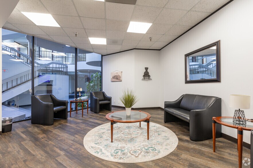 More Photos Of 140 Cypress Station Dr, Houston Office For Lease