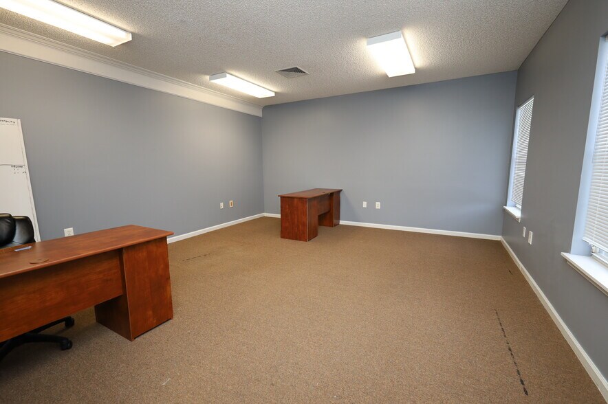 More Photos Of 3470 N Valdosta Rd, Valdosta Office For Lease