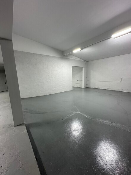 More Photos Of 129 Fairview Ave, Syracuse Flex For Sale