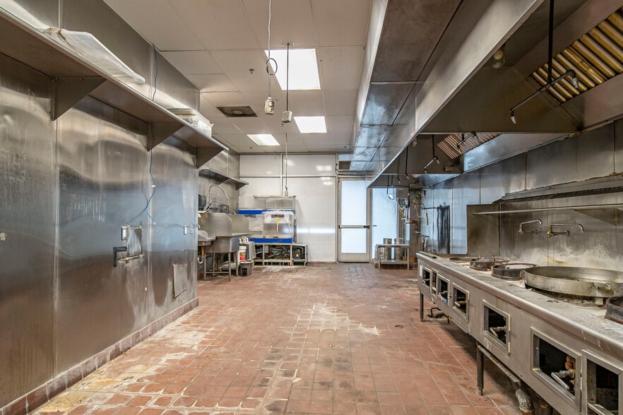 More Photos Of 580 N Atlantic Blvd, Monterey Park Apartments For Lease