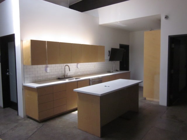 More Photos Of 11165 Tennessee Ave, Los Angeles Service For Sale