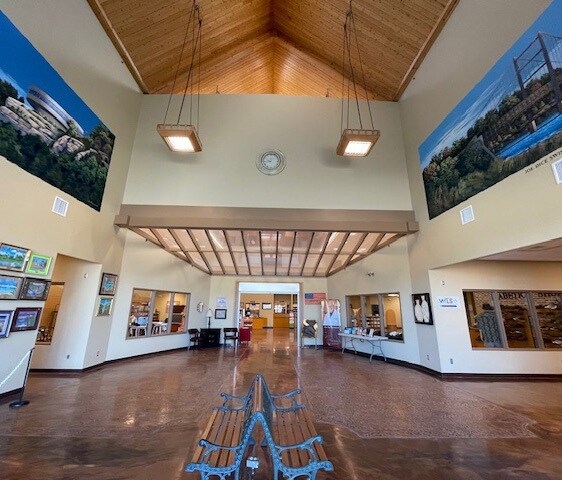 More Photos Of 1330 Commercial St, Warsaw Office For Sale