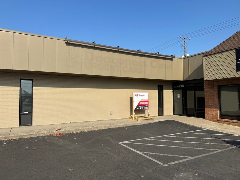 More Photos Of 2007 W Franklin St, Evansville Office For Lease