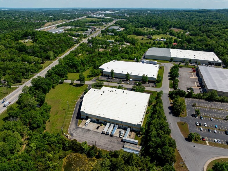 More Photos Of 100 Northfork Ln, Goodlettsville Distribution For Lease