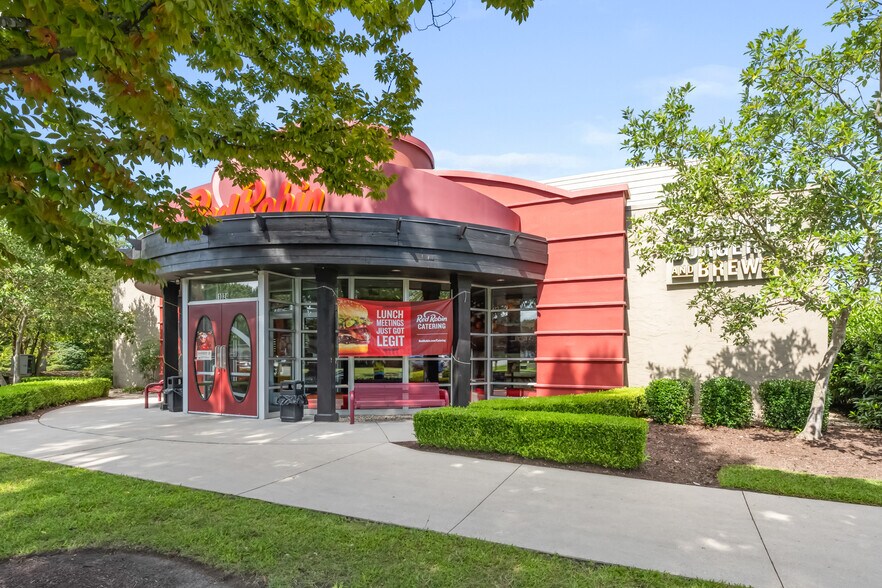 More Photos Of 1024 N Eden Way, Chesapeake Restaurant For Sale