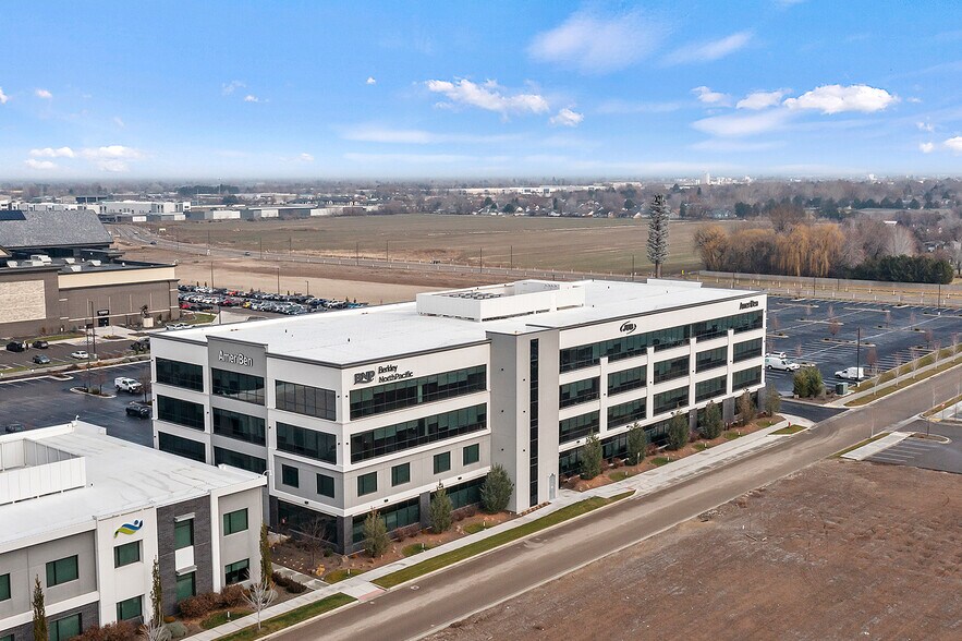 More Photos Of 2760 W Excursion Dr, Meridian Office For Sale