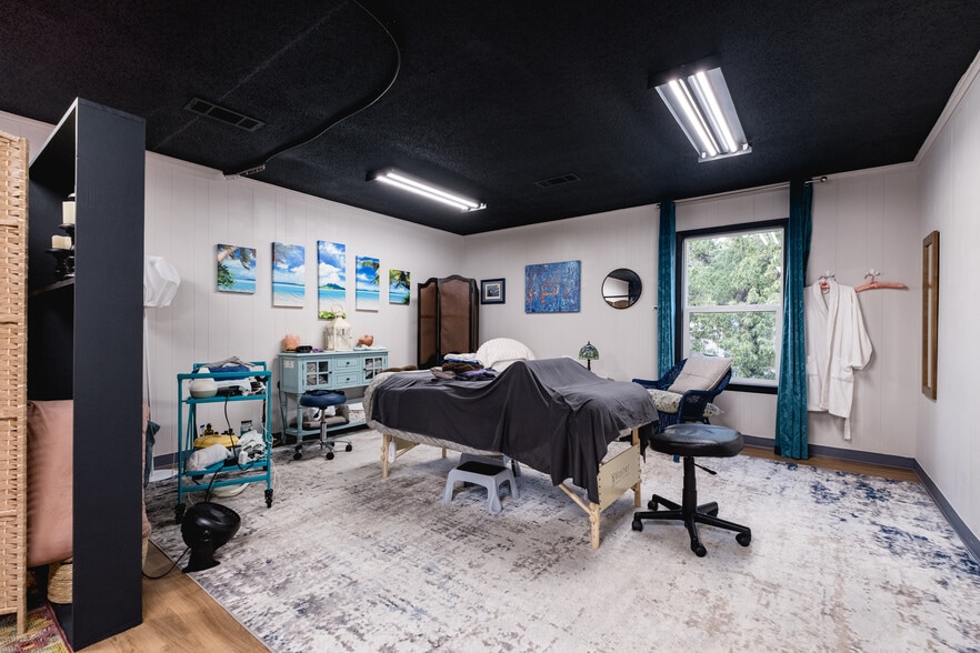 More Photos Of 4401 Woodlawn Dr, Little Rock Religious Facility For Sale