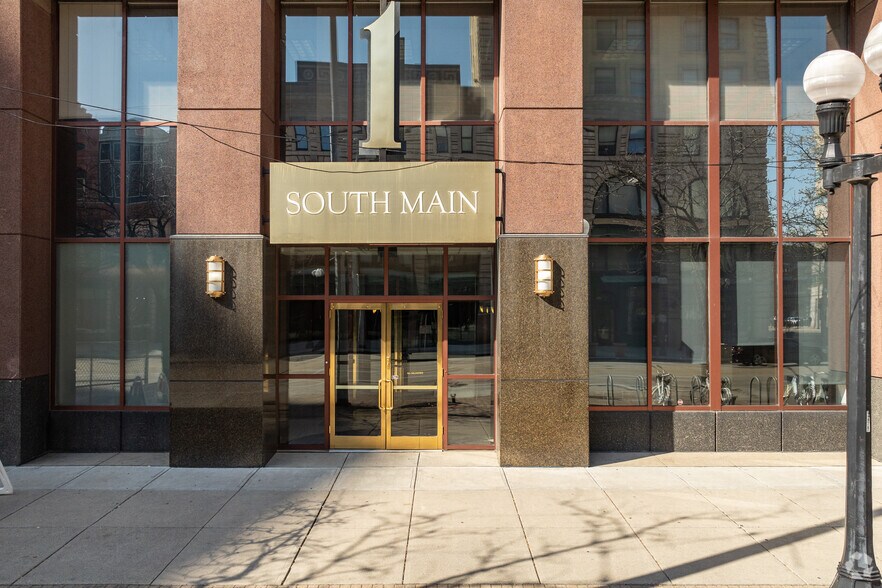 More Photos Of 1 S Main St, Dayton Office For Lease