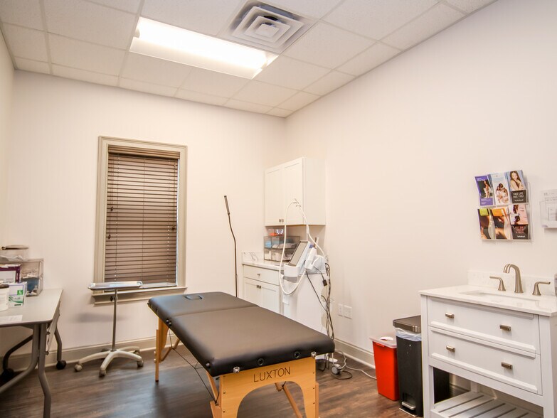 More Photos Of 404 Enterprise Dr, Oxford Medical For Sale