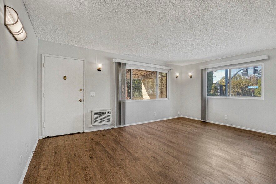More Photos Of 12256 Riverside Dr, Valley Village Apartments For Sale