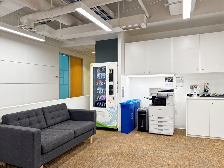 More Photos Of 888 3rd St SW, Calgary Coworking Space