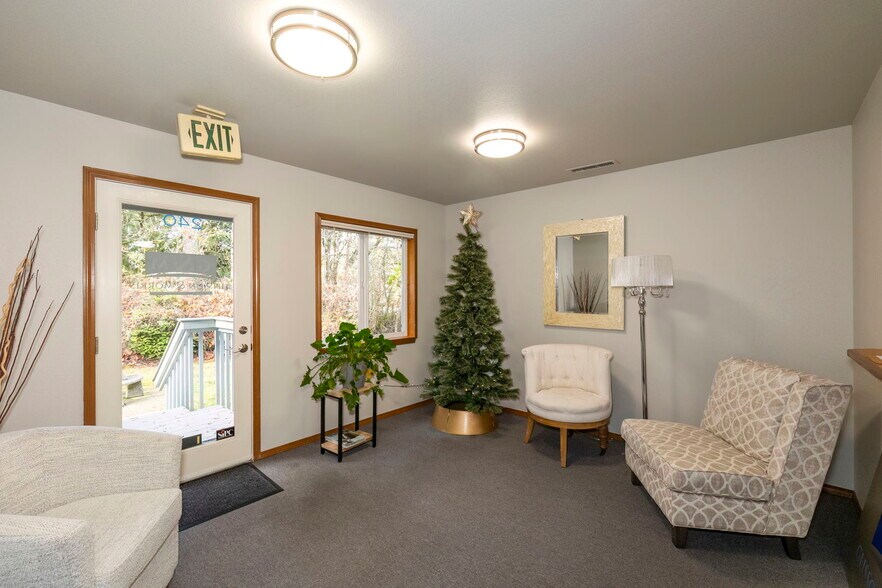 More Photos Of 104 Tremont Ave, Port Orchard Medical For Sale