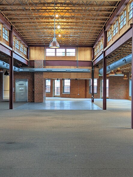 More Photos Of 900 S Wolfe St, Baltimore Office For Sale