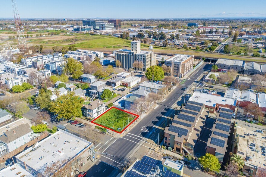 More Photos Of 330 12th St, Sacramento Land For Sale