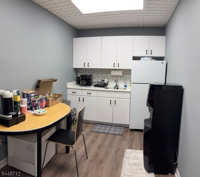 More Photos Of 190 North Ave E, Cranford Medical For Lease