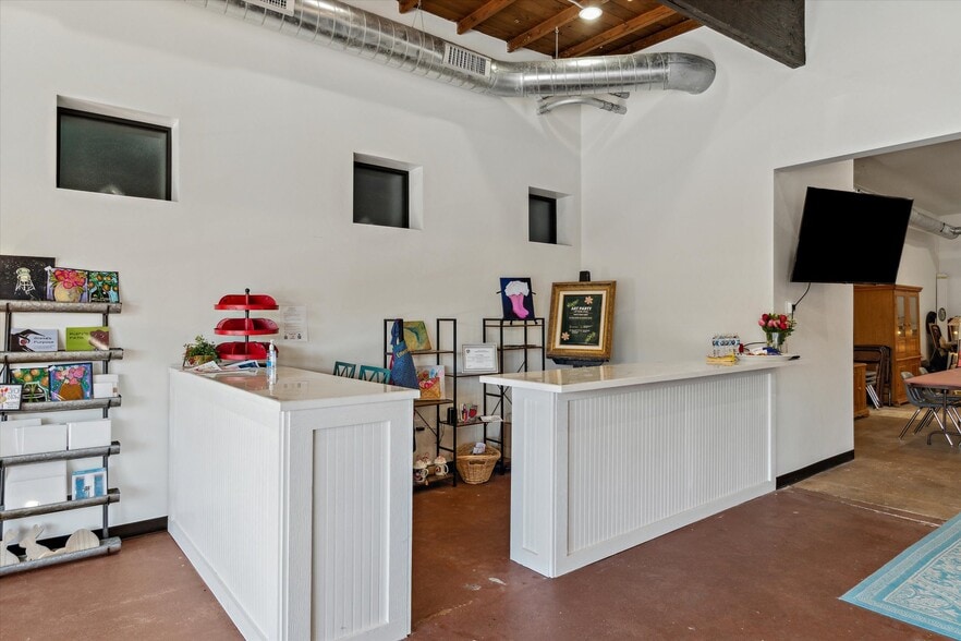 More Photos Of 175 N Capitol St, Canton General Retail For Sale