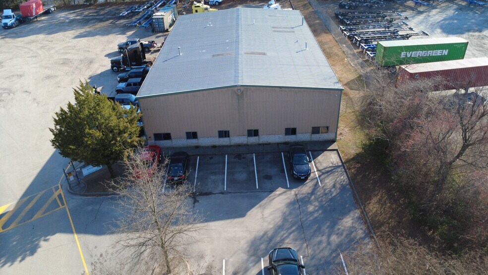 More Photos Of 3317 Business Center Dr, Chesapeake Service For Lease
