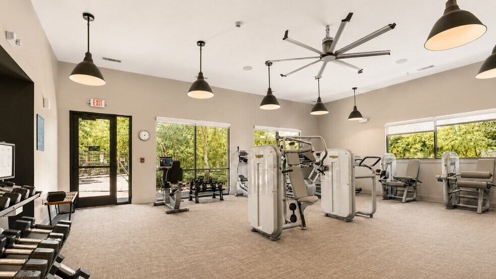 More Photos Of 660 Yorktown St, Dallas Apartments For Sale
