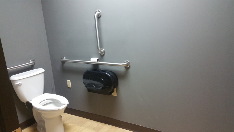 More Photos Of 340 Greenbrier Dr, Charlottesville Manufacturing For Lease