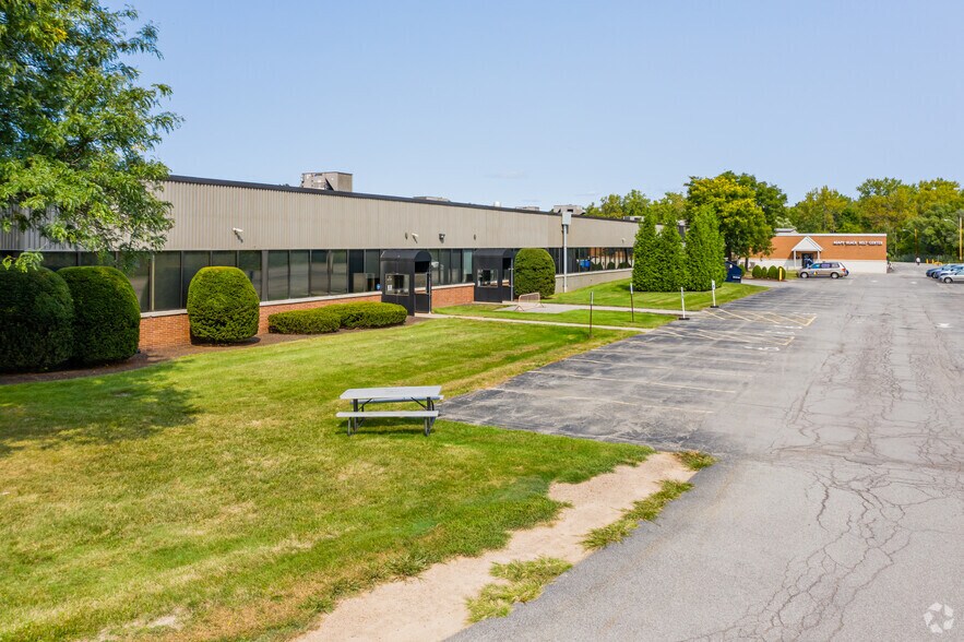 More Photos Of 3750 Monroe Ave, Pittsford Office For Lease