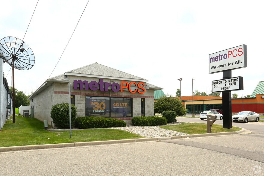 More Photos Of 3423 Miller Rd, Flint Freestanding For Lease