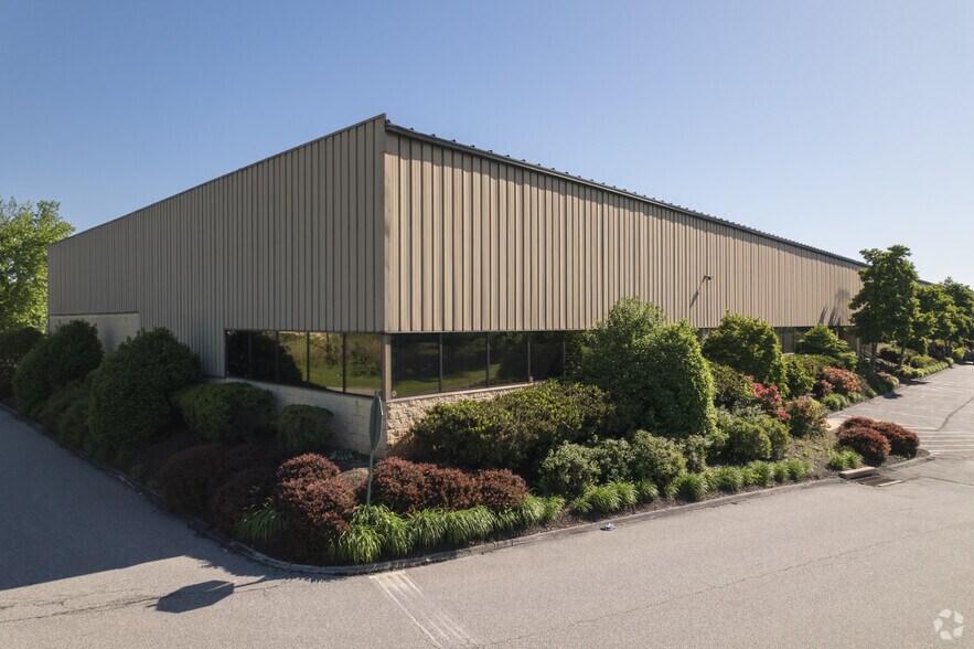 More Photos Of 2540 Market St, Aston Flex For Lease