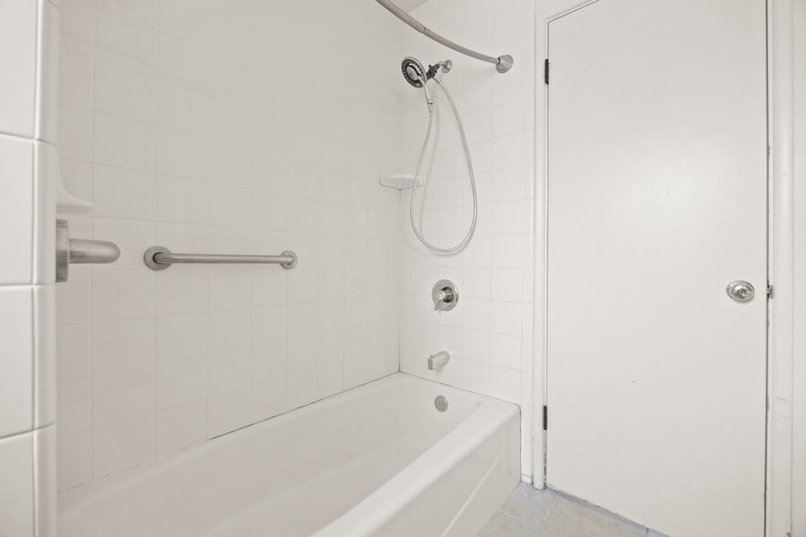 More Photos Of 11 N Dunning St, Ventura Apartments For Sale