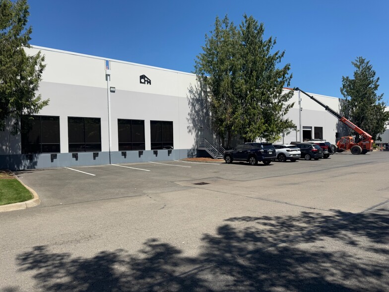 More Photos Of 14160 SW 72nd Ave, Tigard Warehouse For Lease