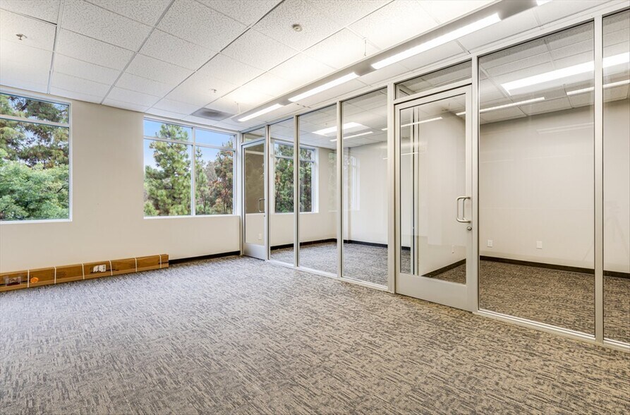 More Photos Of 2180 Ringwood Ave, San Jose Light Distribution For Sale