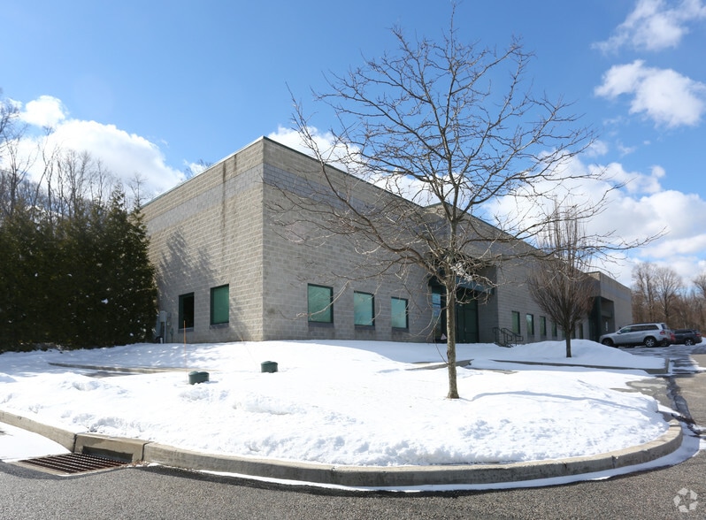 More Photos Of 230 Three Tun Rd, Malvern Flex For Lease