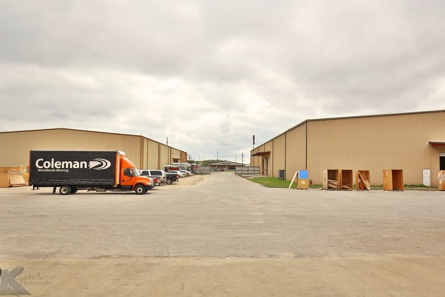 More Photos Of 4650 S Treadaway Blvd, Abilene Light Distribution For Lease