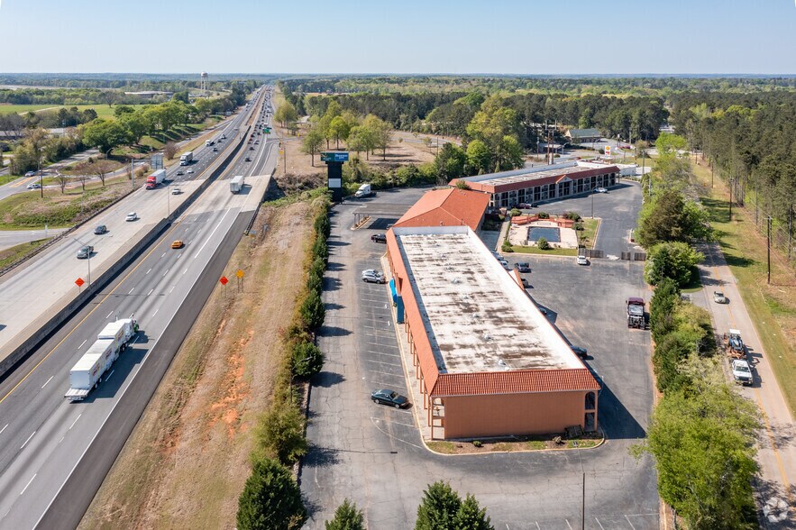 More Photos Of 951 GA Highway 42 N, Forsyth Hotel For Lease