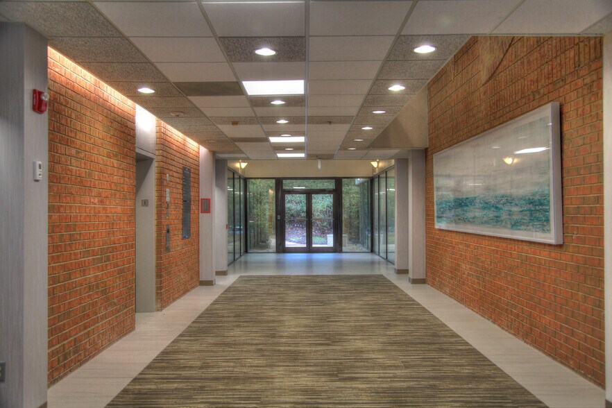 More Photos Of 1301 Hightower Trl, Atlanta Unknown For Lease